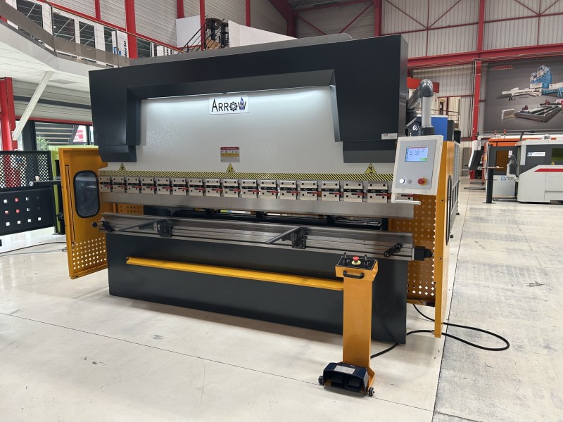 Presse plieuse hydraulique conventionnelle P32125