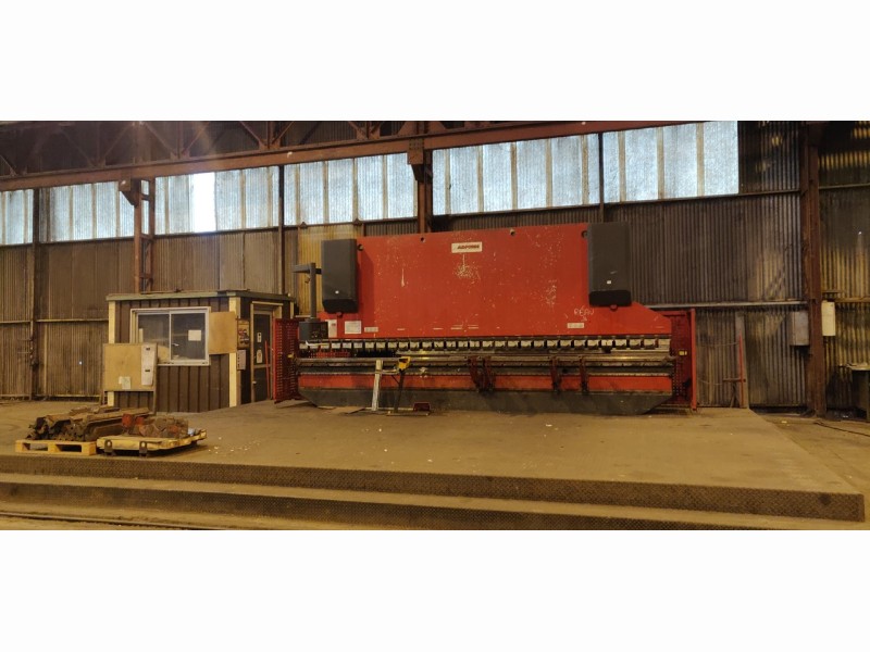Presse plieuse hydraulique a commande numerique APHS 6112x300