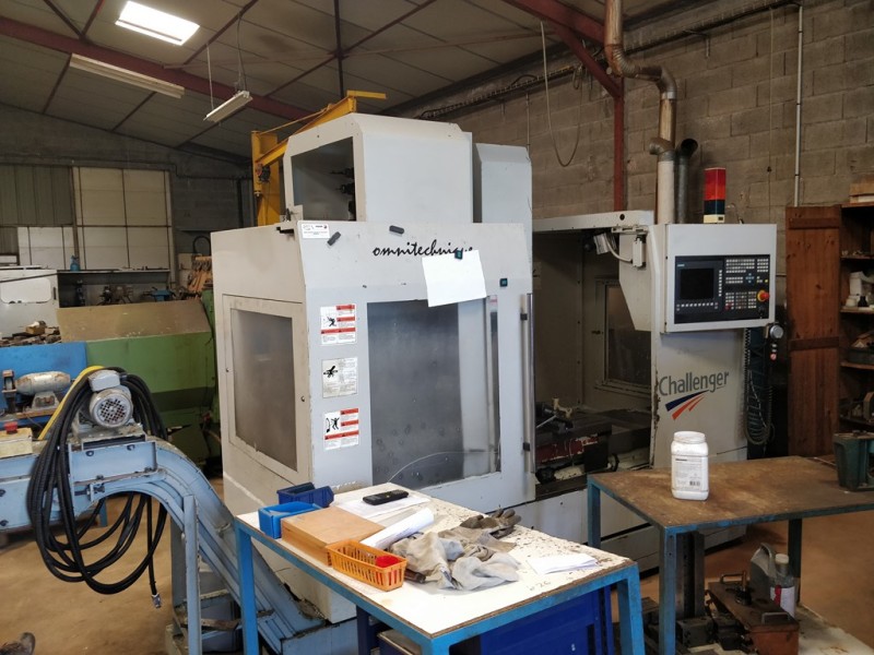 Centre d’usinage vertical 3 axes VM1000