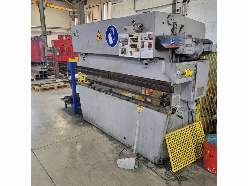 Presse plieuse hydraulique conventionnelle 2500 x 65 T