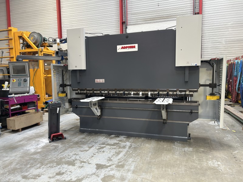 Presse plieuse hydraulique à commande numérique APHS 3108X150T