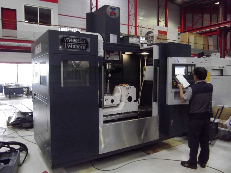 Centre d’usinage vertical 5 axes VTH1055L3
