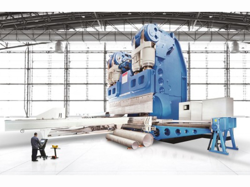 Presse plieuse hydraulique à commande numérique MACHINES GRANDES DIMENSIONS / PROJETS SPECIAUX