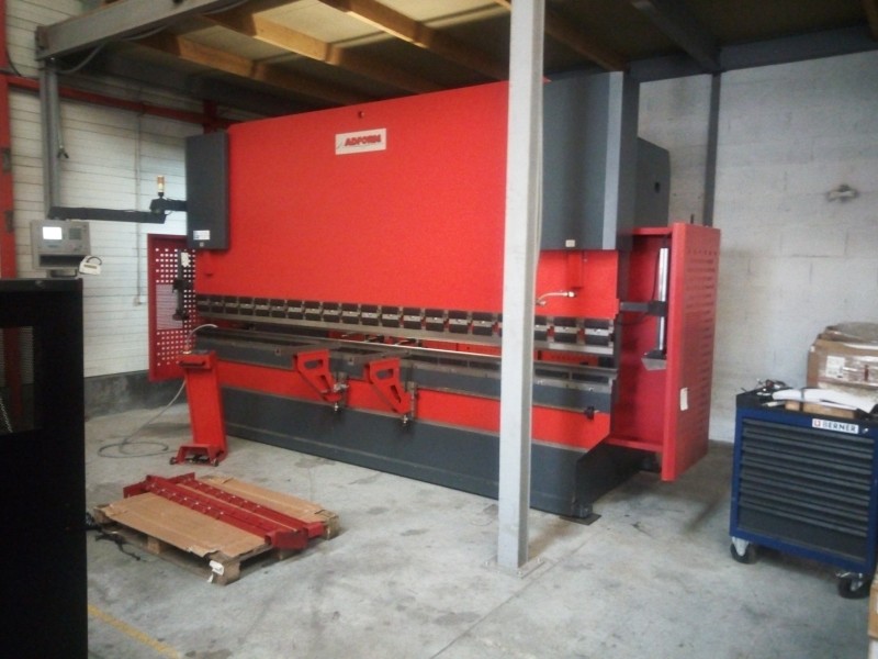 Presse plieuse hydraulique à commande numérique APHS 4106x150T