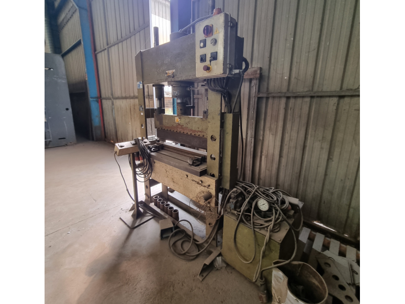 Presse hydraulique Type plieuse ART 164/RPA