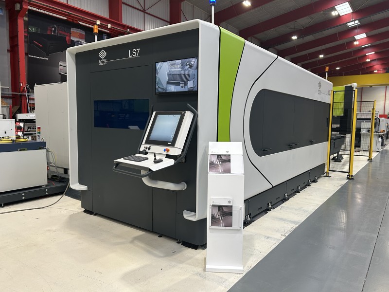 Table de découpe laser fibre pour la tôle LS7