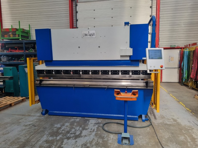 Presse plieuse hydraulique à commande numérique G3150