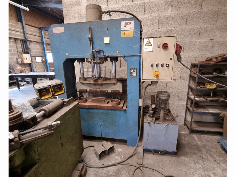 Presse hydraulique type plieuse PDL 100T