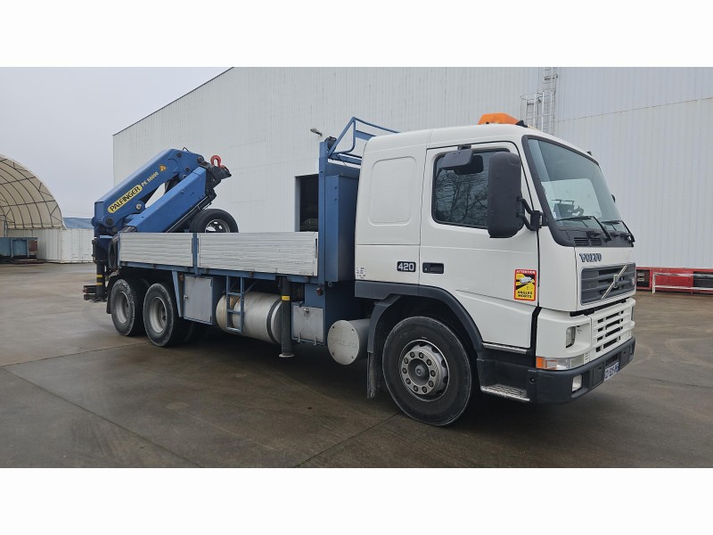 Divers Camion grue VOLVO F610