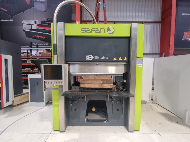 Plieuse électrique à commande numérique E-brake Ergonomic 35-1250