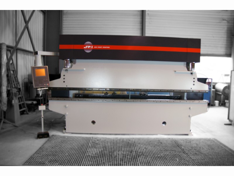Presse plieuse hydraulique à commande numérique 4100 x 120T