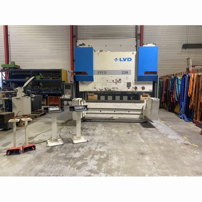 Plieuse CN occasion LVD type PPEB 220/30 CAC-CNC