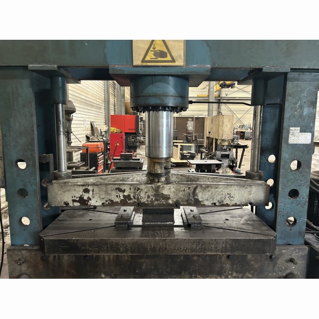 Presse hydraulique occasion SAHINLER 