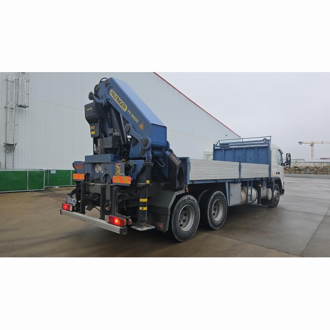 Camion grue VOLVO F610