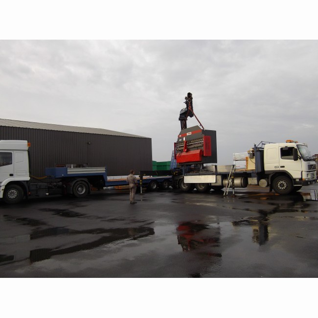 Camion grue VOLVO F610