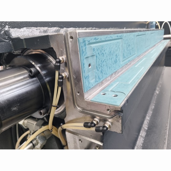 Fraiseuse banc fixe FOX M ( X: 5000 à 14000 / Y: 3000 à 5000 / Z: 1000 à 1750)