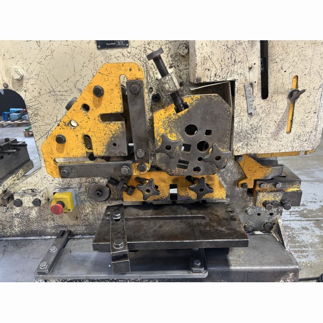 Poinçonneuse occasion GEKA HYDRACROP 50S