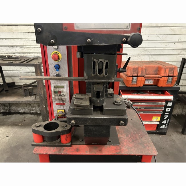 Presse hydraulique occasion NARGESA MX 340G