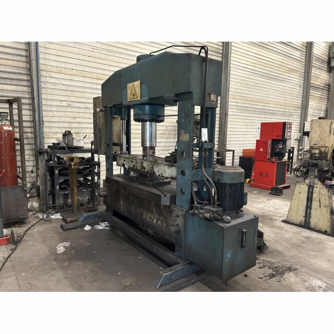 Presse hydraulique occasion SAHINLER 