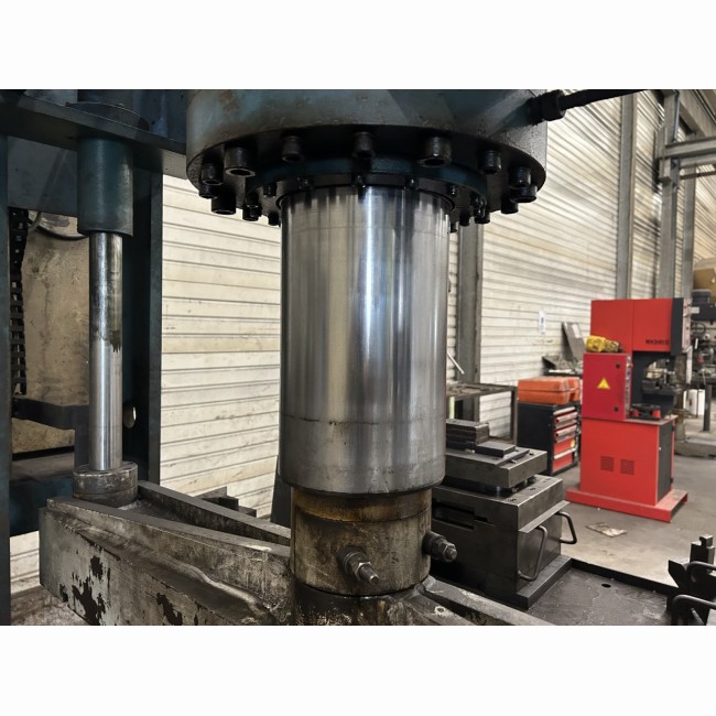 Presse hydraulique occasion SAHINLER 