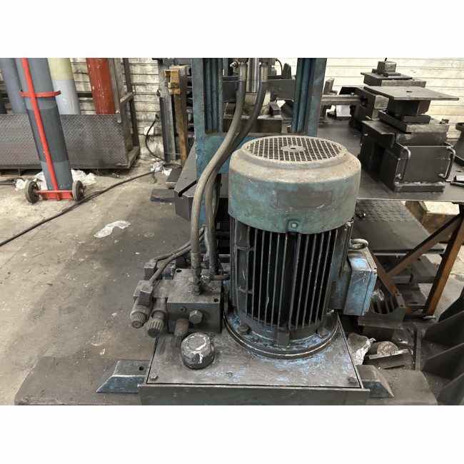 Presse hydraulique occasion SAHINLER 