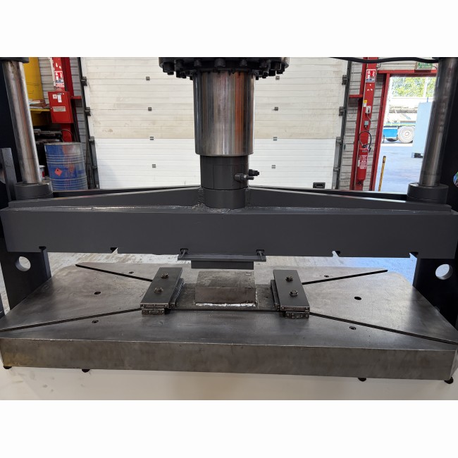Presse hydraulique occasion SAHINLER 