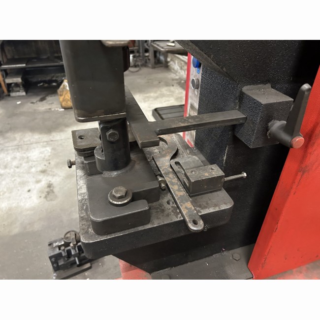 Presse hydraulique occasion NARGESA MX 340G